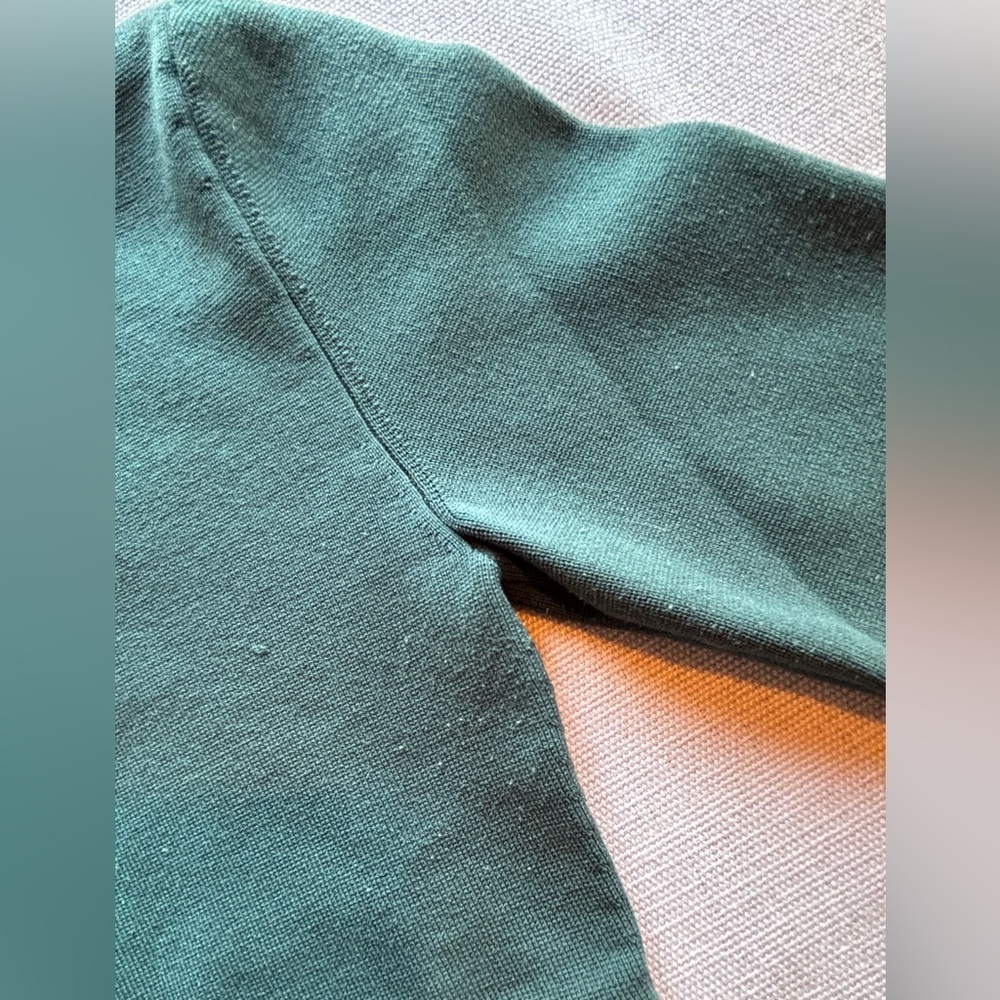 Babaton Sculpt Knit Crew Longsleeve Green - Picture 9 of 10